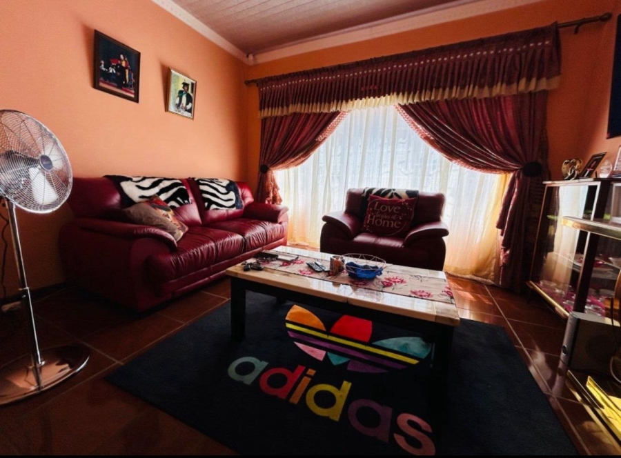 5 Bedroom Property for Sale in Beacon Bay Eastern Cape